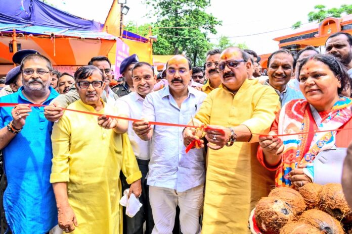 विश्वप्रसिद्ध श्रावणी मेला शुरू, कांवरियों का स्वागत किया मंत्रियों ने !