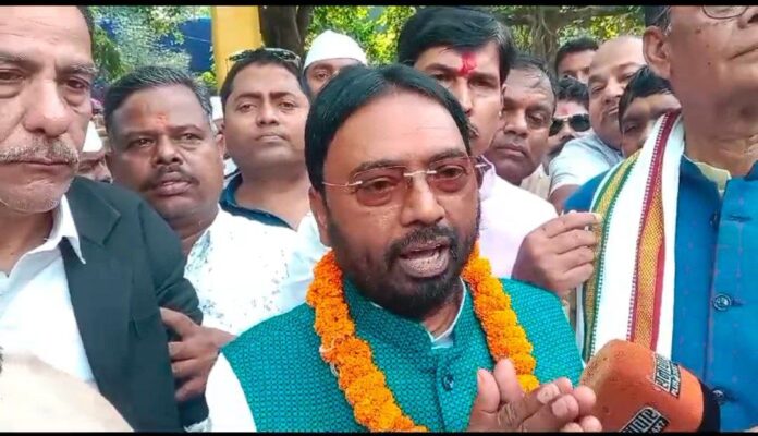 देवघर विधानसभा से महागठबंधन की ओर से राजद प्रत्याशी सुरेश पासवान ने भरा नामांकन पर्चा, रिकॉर्ड मतों से जीत दर्ज करने का किया दावा…