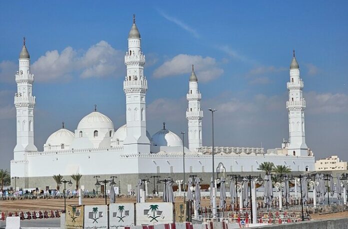 नई हिंदू पहचान अब मस्जिदों के आगे डीजे पर नाचने वाले लौंडों के हाथ में है….