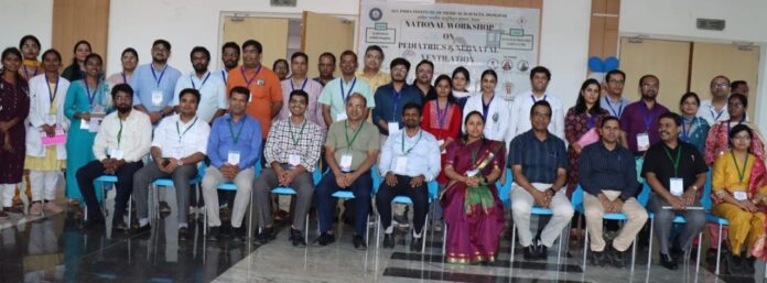 देवघर ऐम्स में नवजात एवं शिशु वेंटिलेशन पर राष्ट्रीय कार्यशाला का हुआ आयोजन. देश के नामी गिरामी शिशुरोग विशेषज्ञ ने की शिरकत-