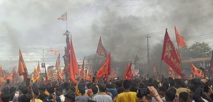 हिंदू-मुसलमान का जिन्न बोतल से बाहर कैसे आया ? पढ़िये राकेश कायस्थ का ब्लॉग