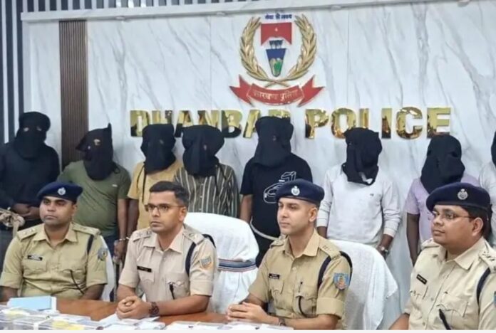 धनबाद में प्रिंस खान के गैंग का भंडाफोड़…9 अपराधी गिरफ्तार, हथियारों का जखीरा बरामद