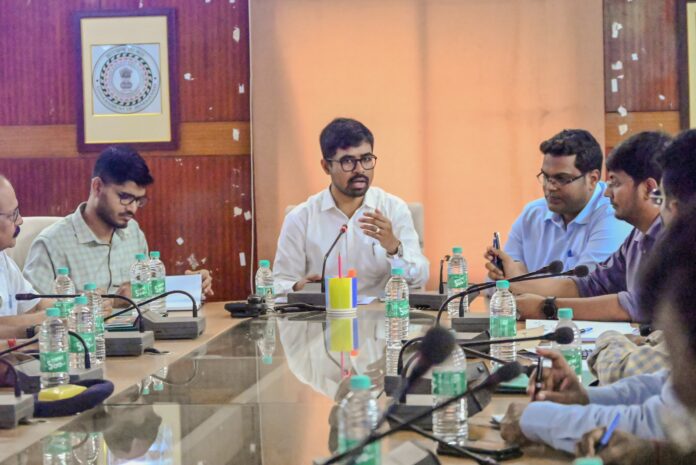 श्रावणी मेला की सभी विभागों के प्रमुखों को देवघर डीसी का अल्टीमेटम- जुलाई के प्रथम सप्ताह तक तक पूरी कर लें सारी तैयारी