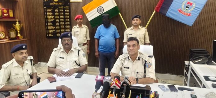 सिमडेगा में बाईक चुराने वाला गिरफ्तार-पुलिस ने दो वाहन बरामद की