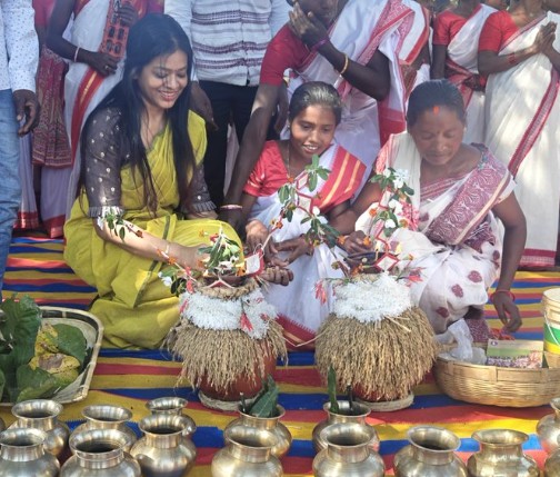 गाय-बकरी की तरह , आदिवासी को अंग्रेजों ने मात्र“नस्ल” माना- निशा उरांव