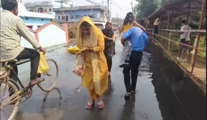 बाबा मंदिर मार्ग पर बह रहा नाले का गंदा पानी: नगर निगम की कार्यशैली पर उठे सवाल, श्रद्धालुओं को परेशानी
