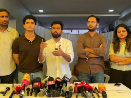 ‘कॉकरोच जनता पार्टी’ का सदस्यता अभियान शुरू, 1 सितंबर से निकलेगी ‘क्या बोलती पब्लिक’ यात्रा
