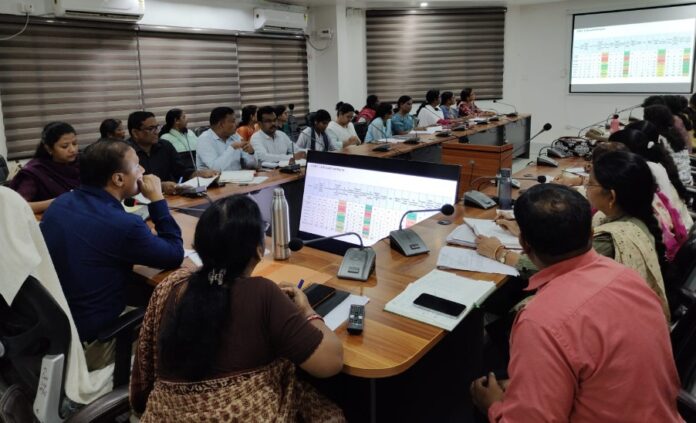 सिमडेगा में आंगनवाड़ी केंद्रों की समीक्षा, उप विकास आयुक्त ने आधारभूत सुविधाएं और पोषण सेवाएं दुरुस्त करने के दिए निर्देश